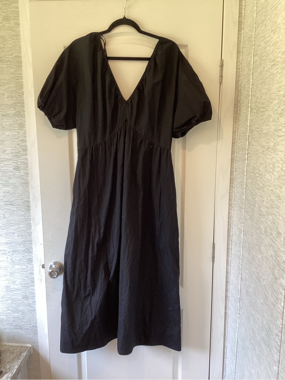 The Good Journey Black V-Neck Puff Sleeve Midi Dress 14 BNWT